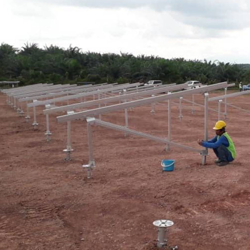  45MWp proyecto de montaje de suelo solar de pilotes de tornillo en malasia 2020 